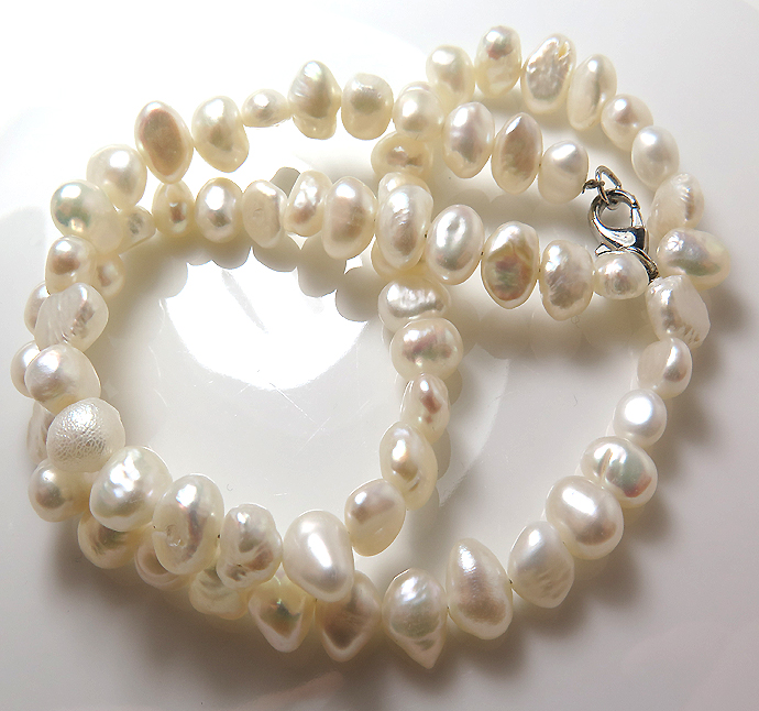 淡水パールネックレス真珠（ホワイト系）/バロック（6mm）（10連）
