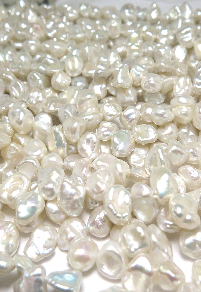 ケシパール 淡水真珠 バロック 花びらホワイト系 ××4