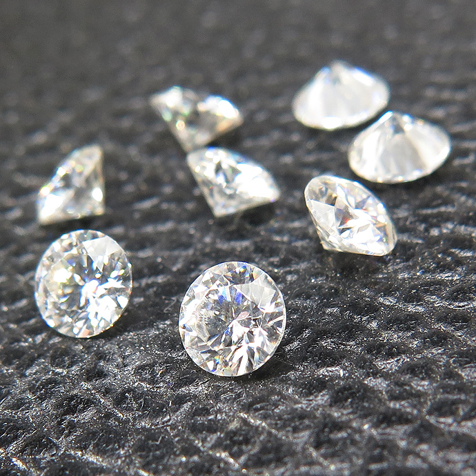 合成モアッサナイト（モアサナイト）ルース 人工ダイヤモンド類似石 Gカラー（裸石）ラウンド【3.5mm】ファセットカット（1個）