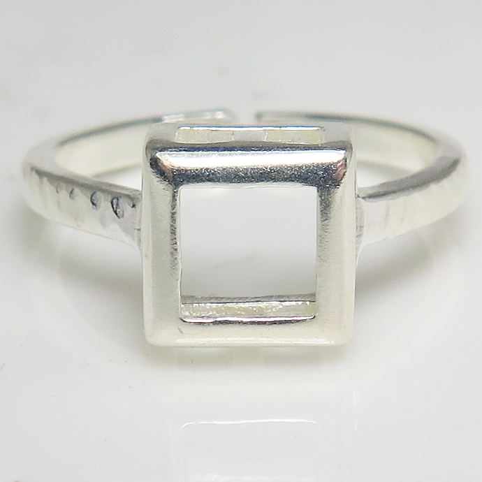 スクエア 指輪 リング 四角 石枠 空枠 真鍮 ハンマード ベゼル 6mm